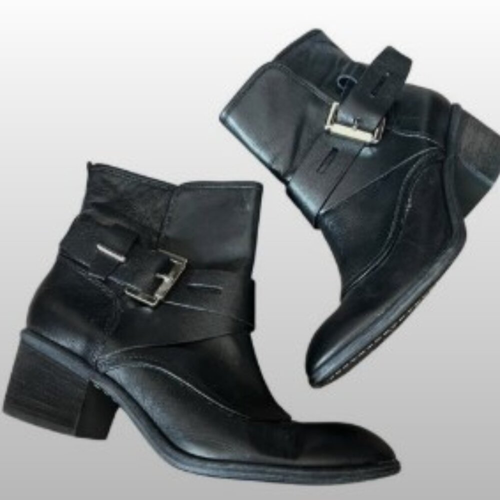 Donald Pliner Womens Black Leather Booties Ankle Silver Buckle Size 9 1/2M